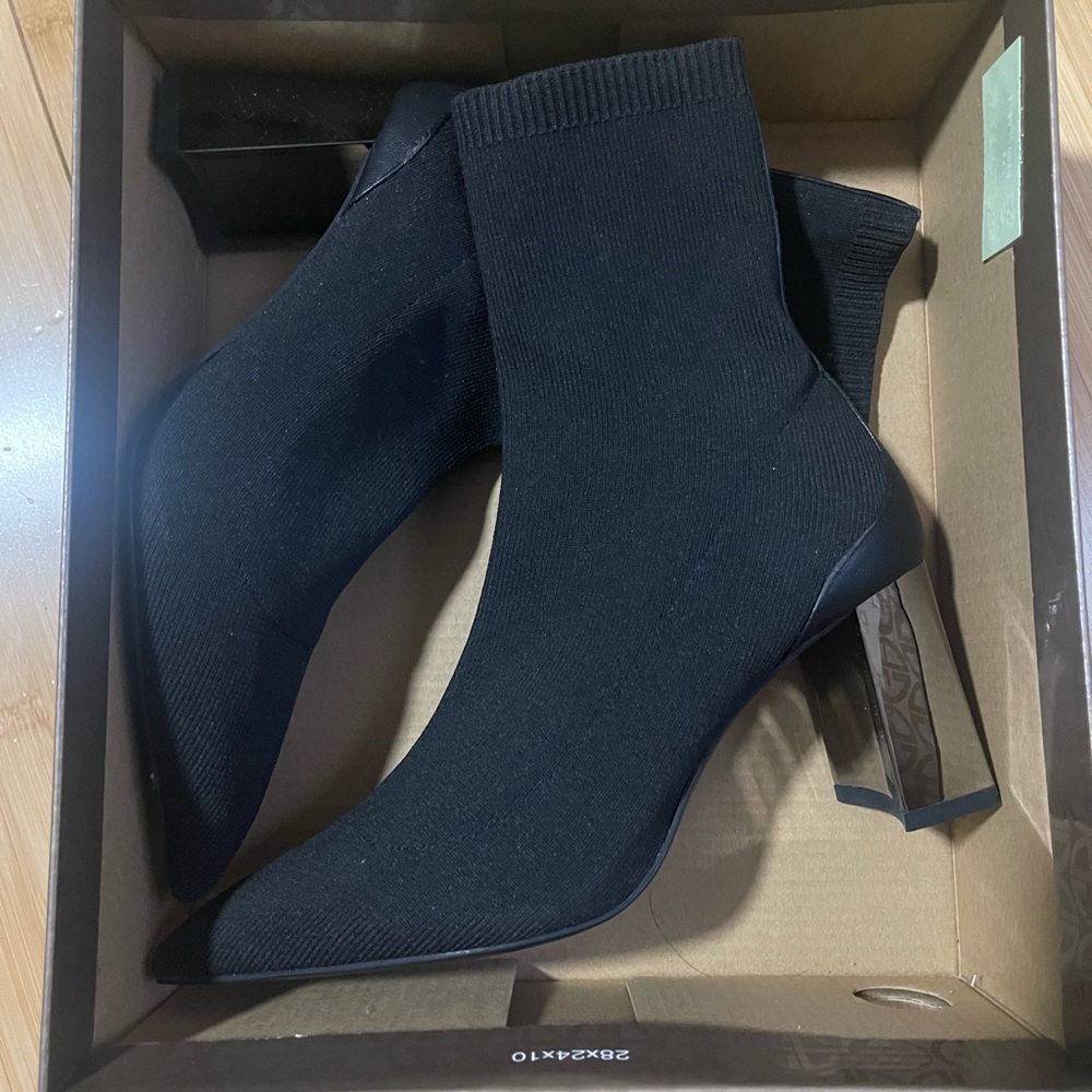 Zara Black Pointed Toe Heeled Boots - Picture 3 of 3